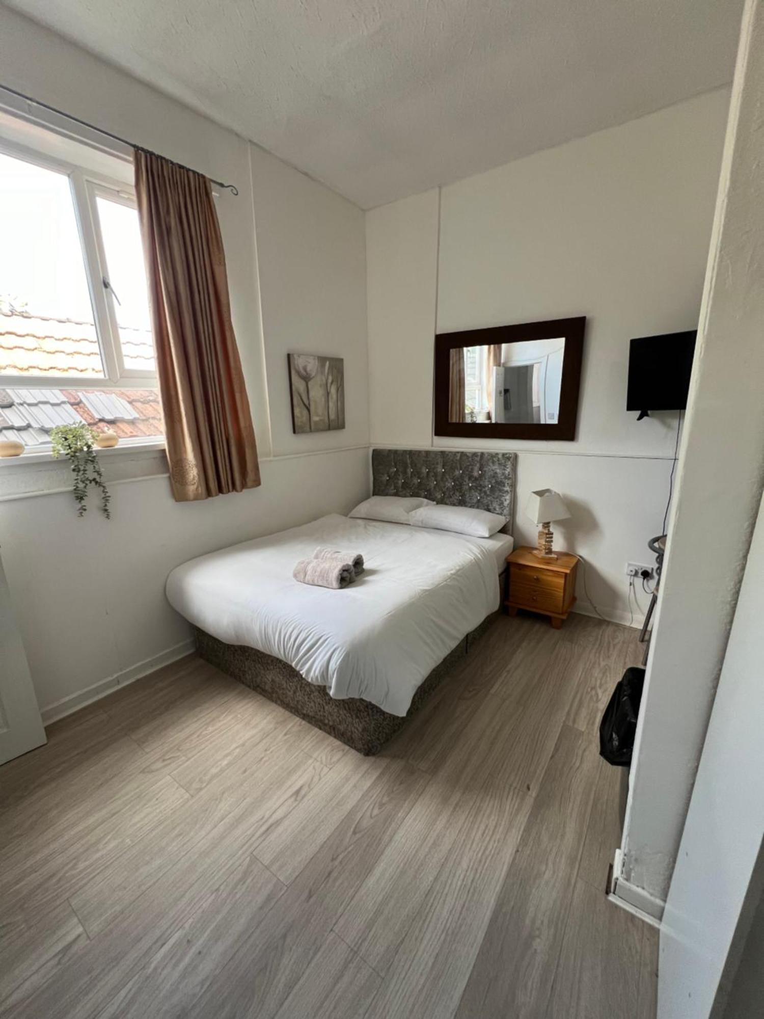 Great Western Road Studio With En Suite Глазгоу Екстериор снимка