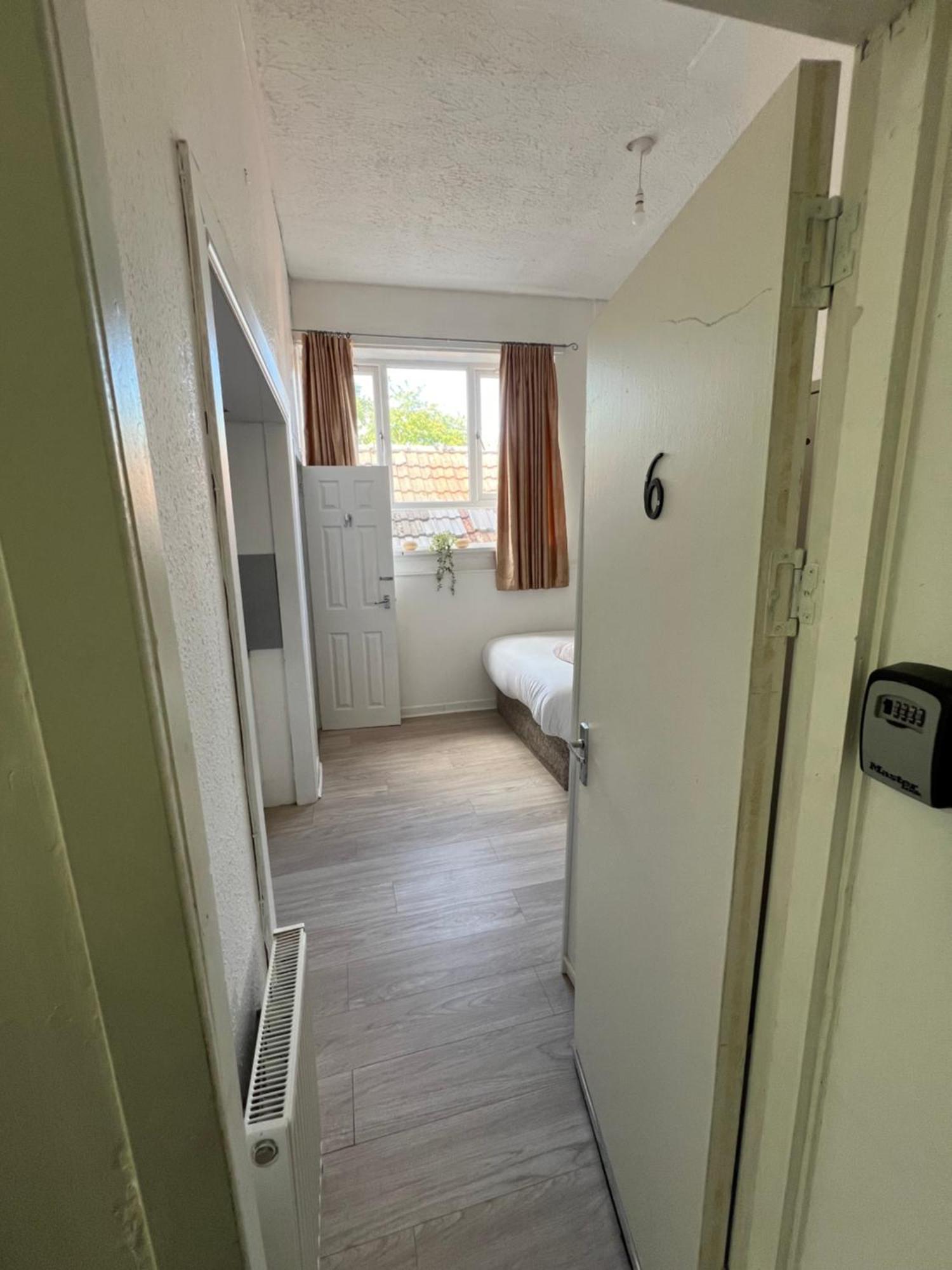 Great Western Road Studio With En Suite Глазгоу Екстериор снимка