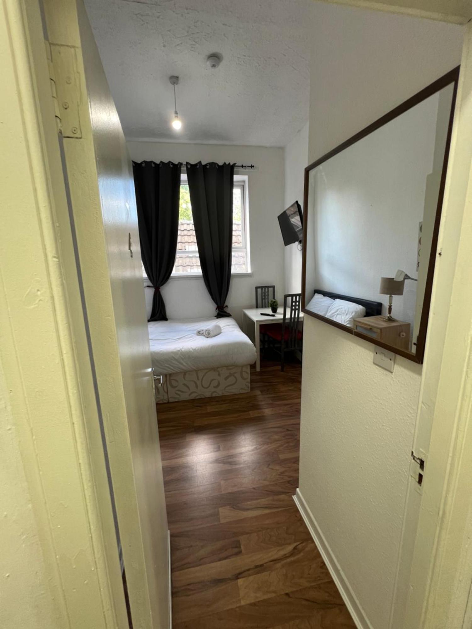 Great Western Road Studio With En Suite Глазгоу Екстериор снимка